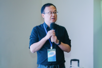 Li Du speaking